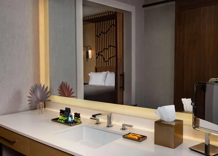 Hotel Canopy By Hilton Old Town 4*